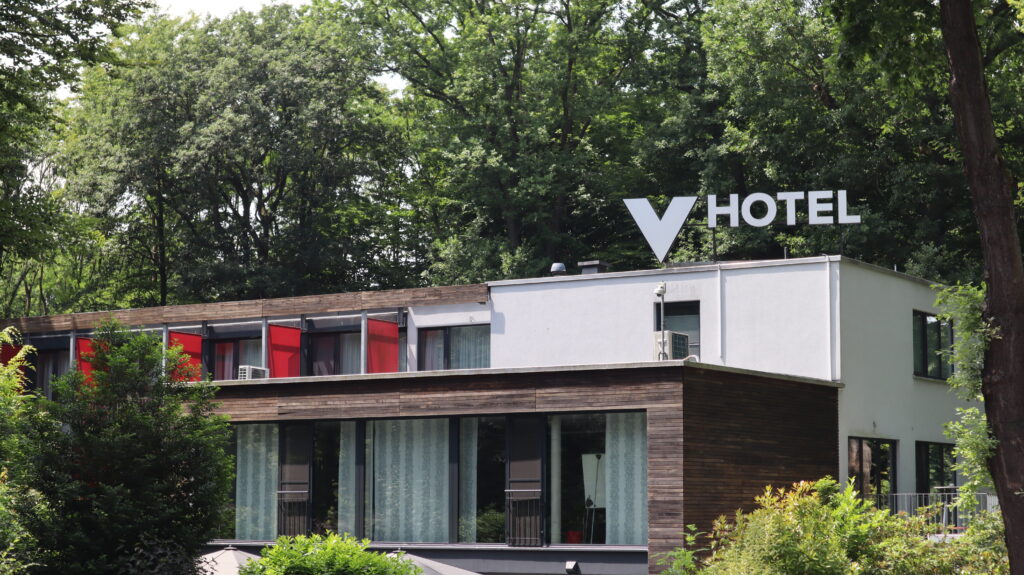 Front view of the V Hotel Bonn